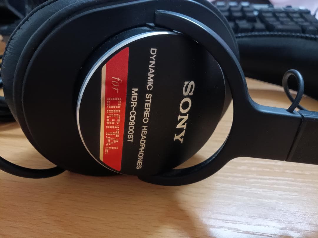 SONY MDR-CD900ST 有線ヘッドホン　中古