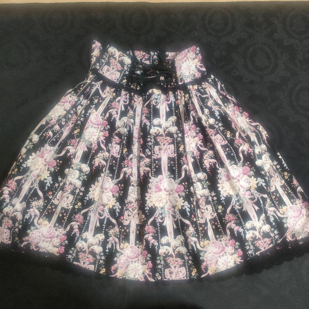 ベイビーザスターズシャインブライトマリー・アントアネット柄 黒とピンクの花柄