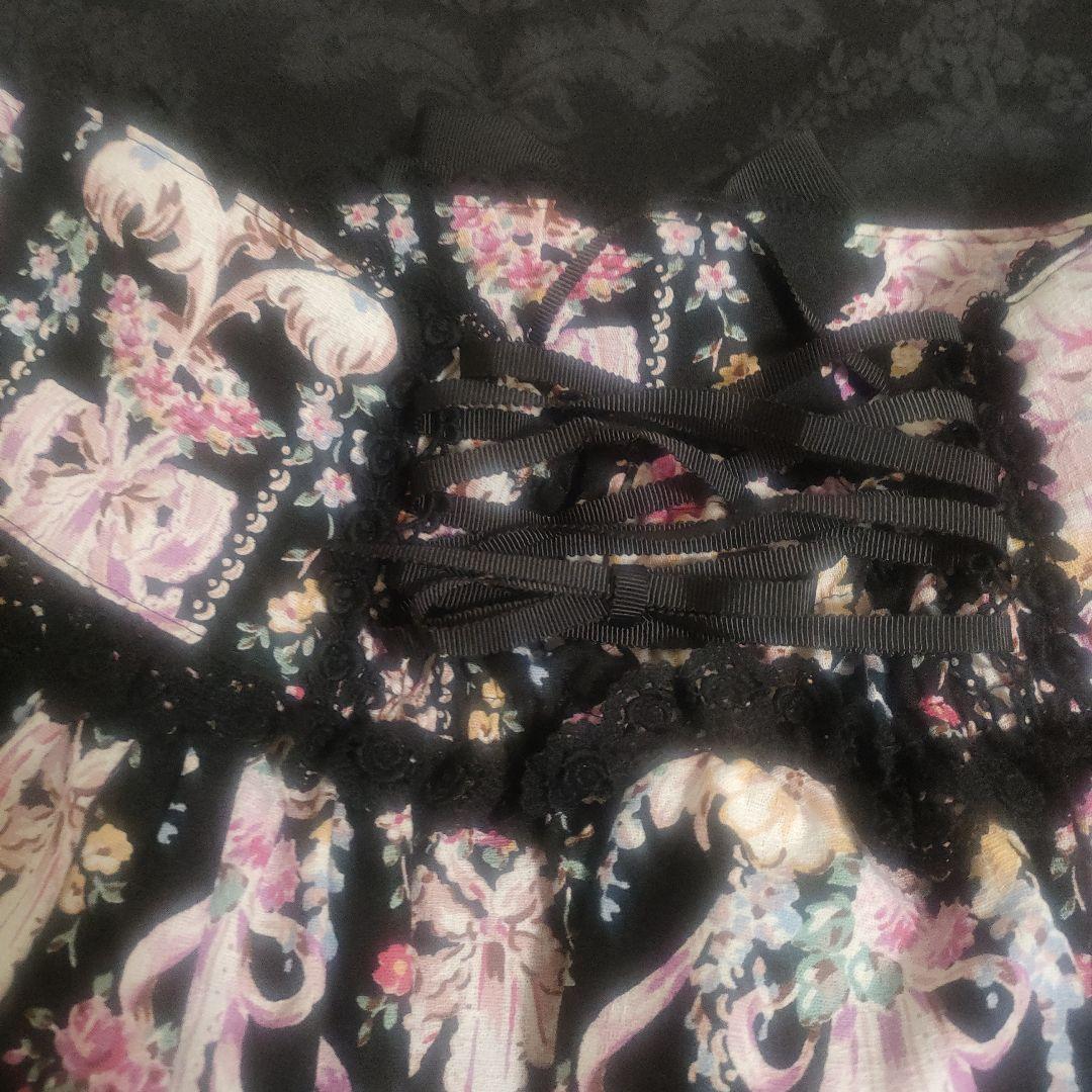 ベイビーザスターズシャインブライトマリー・アントアネット柄 黒とピンクの花柄