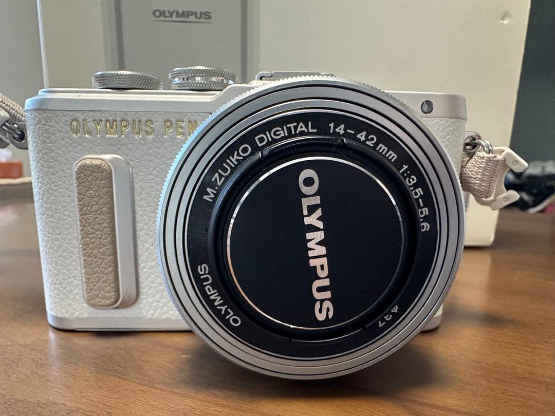 21時まで値下げ【美品箱付】OLYMPUS PEN E-PL8 ミラーレス一眼