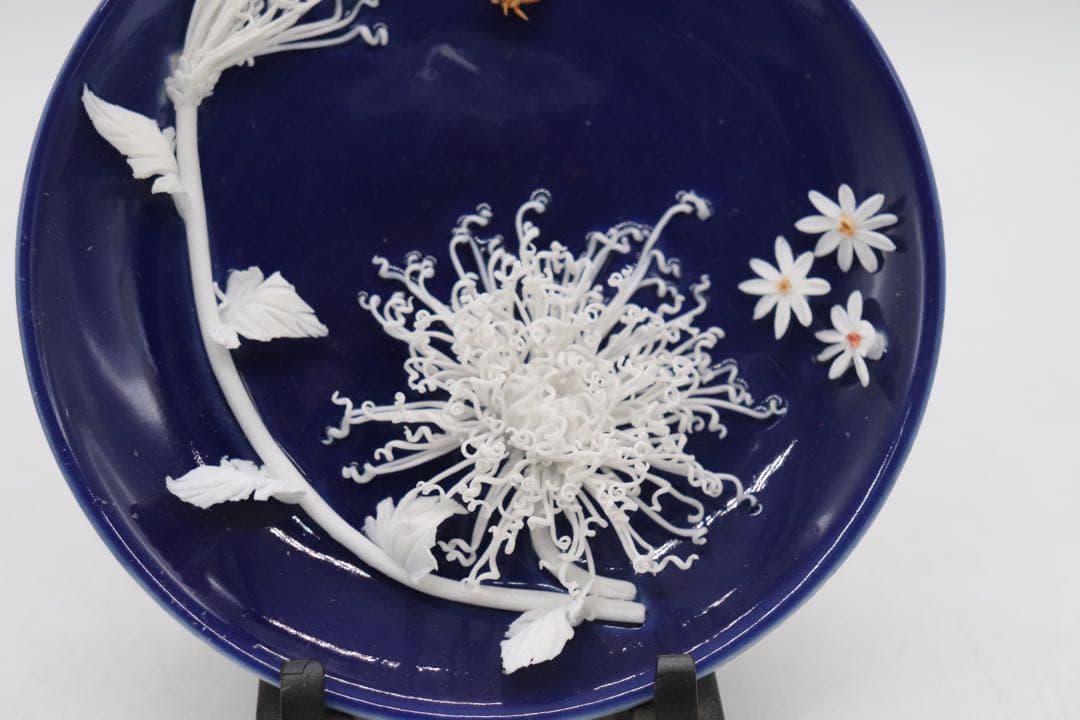 中国　景徳鎮彫塑磁廠　花蜂皿　送料込み260304