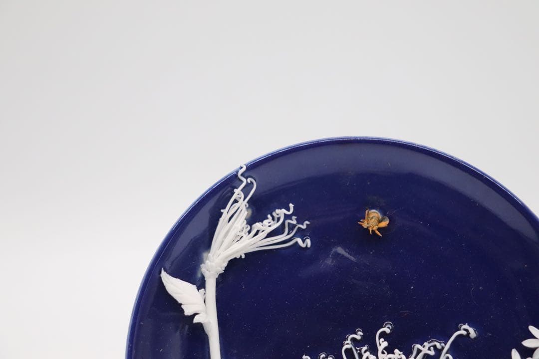 中国　景徳鎮彫塑磁廠　花蜂皿　送料込み260304