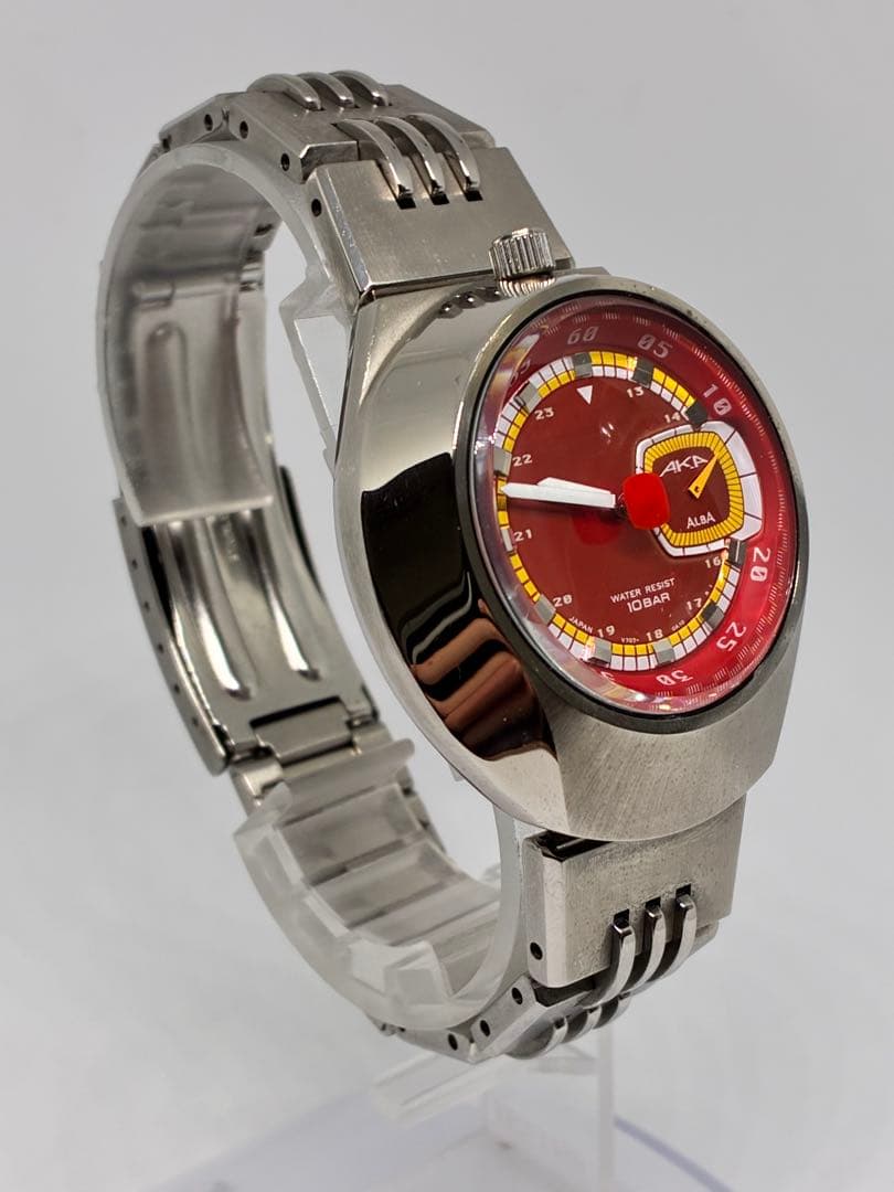 希少✨SEIKO ALBA AKA V707-0A10 クォーツ 腕時計　レッド