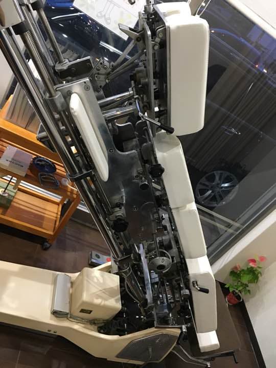 タカラベルモント製 トムソンベッド〔コンプレッサー付き〕