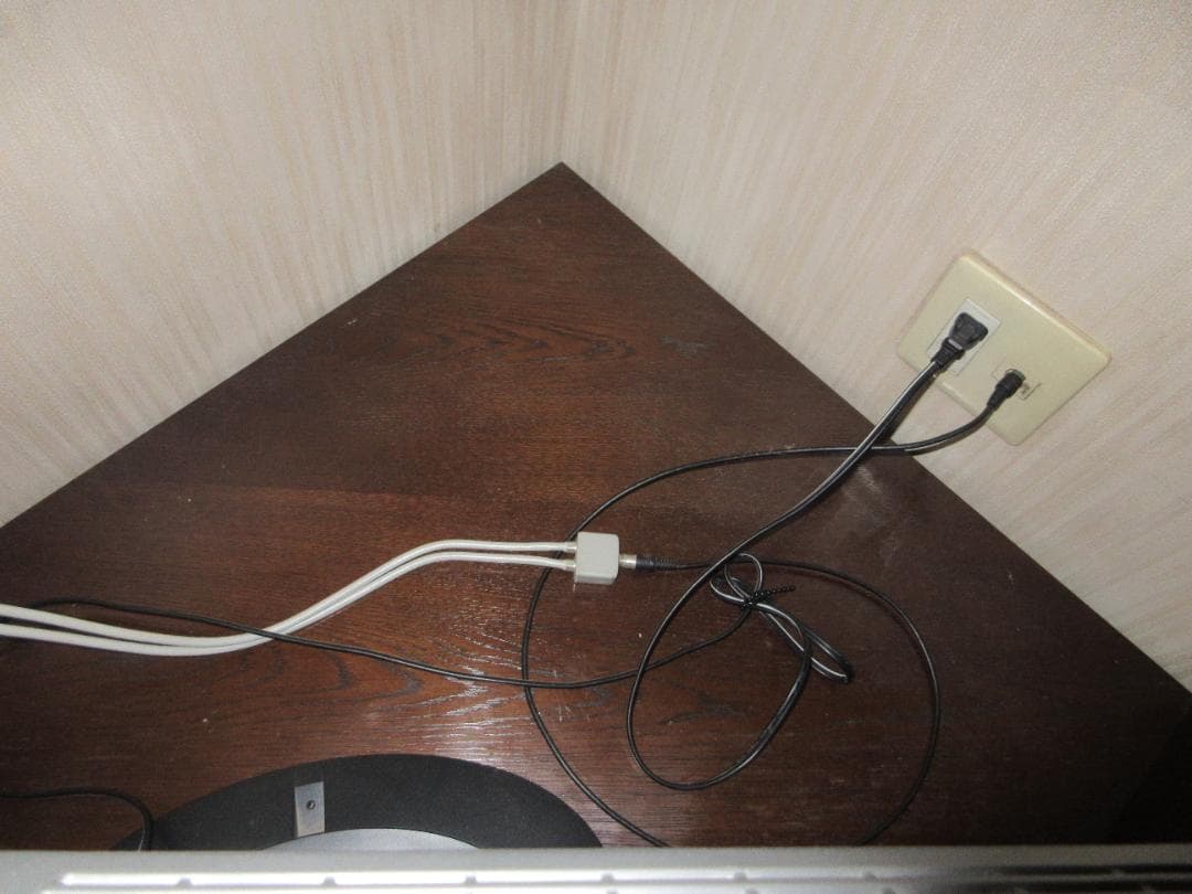 【ヴィンテージ　アンティーク】カリモク　ドマーニ　コーナーキャビネット　真ん中