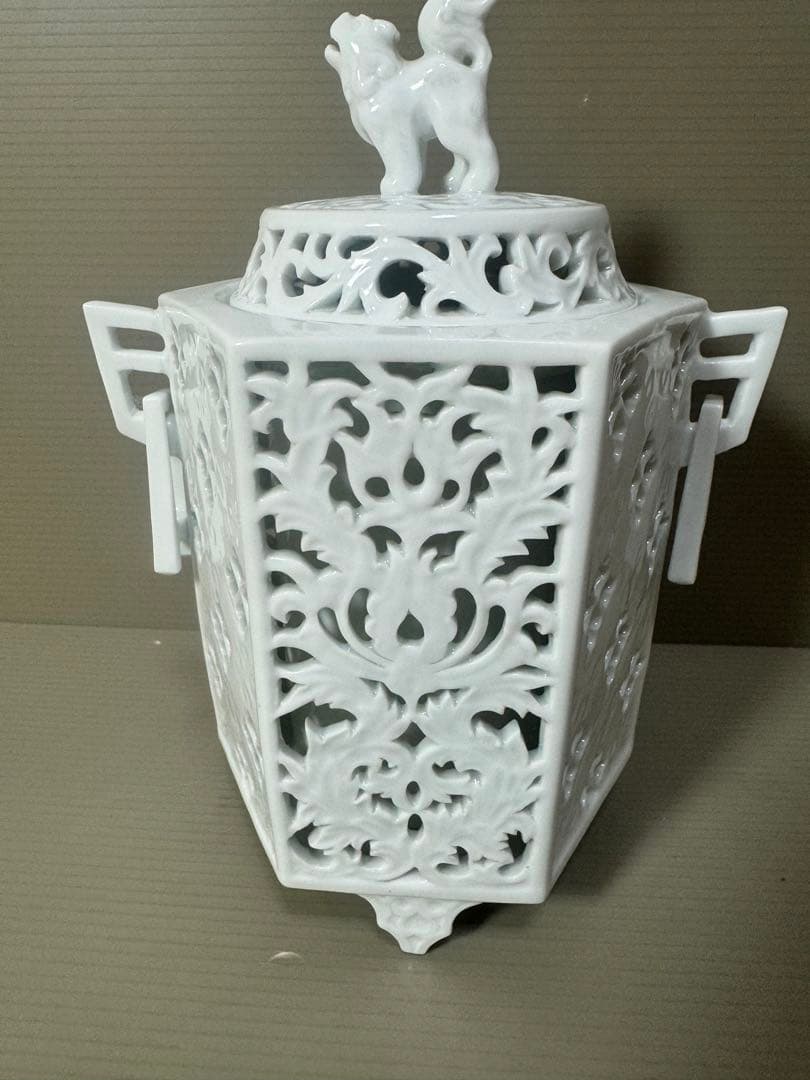 2180 杉原一壷 白磁 六角 透かし 獅子 三足　香炉　未使用