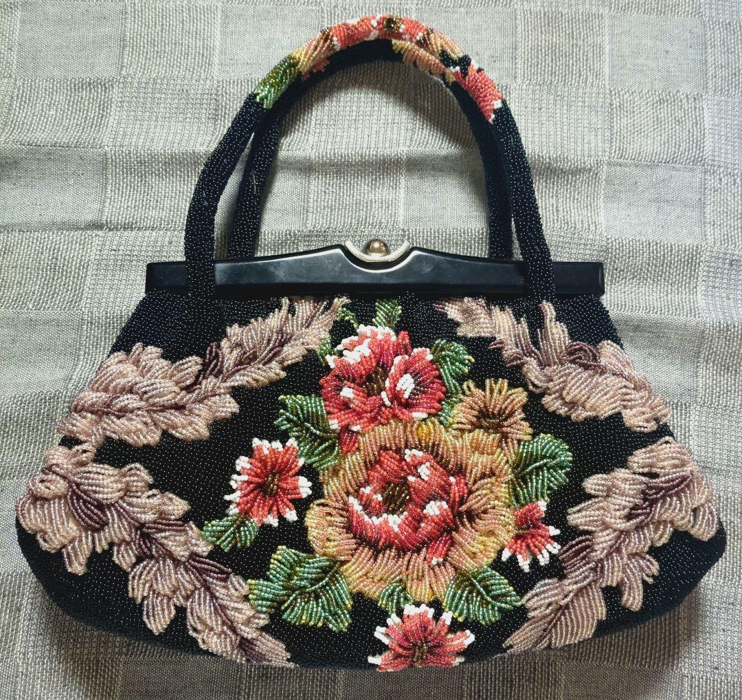 手刺繍　総ビーズバッグ 花柄　総柄 和装 がま口