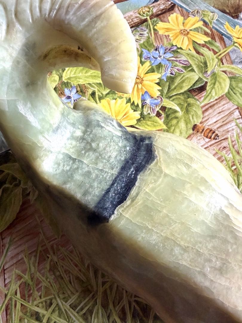 天然石　置物　台付き 牛