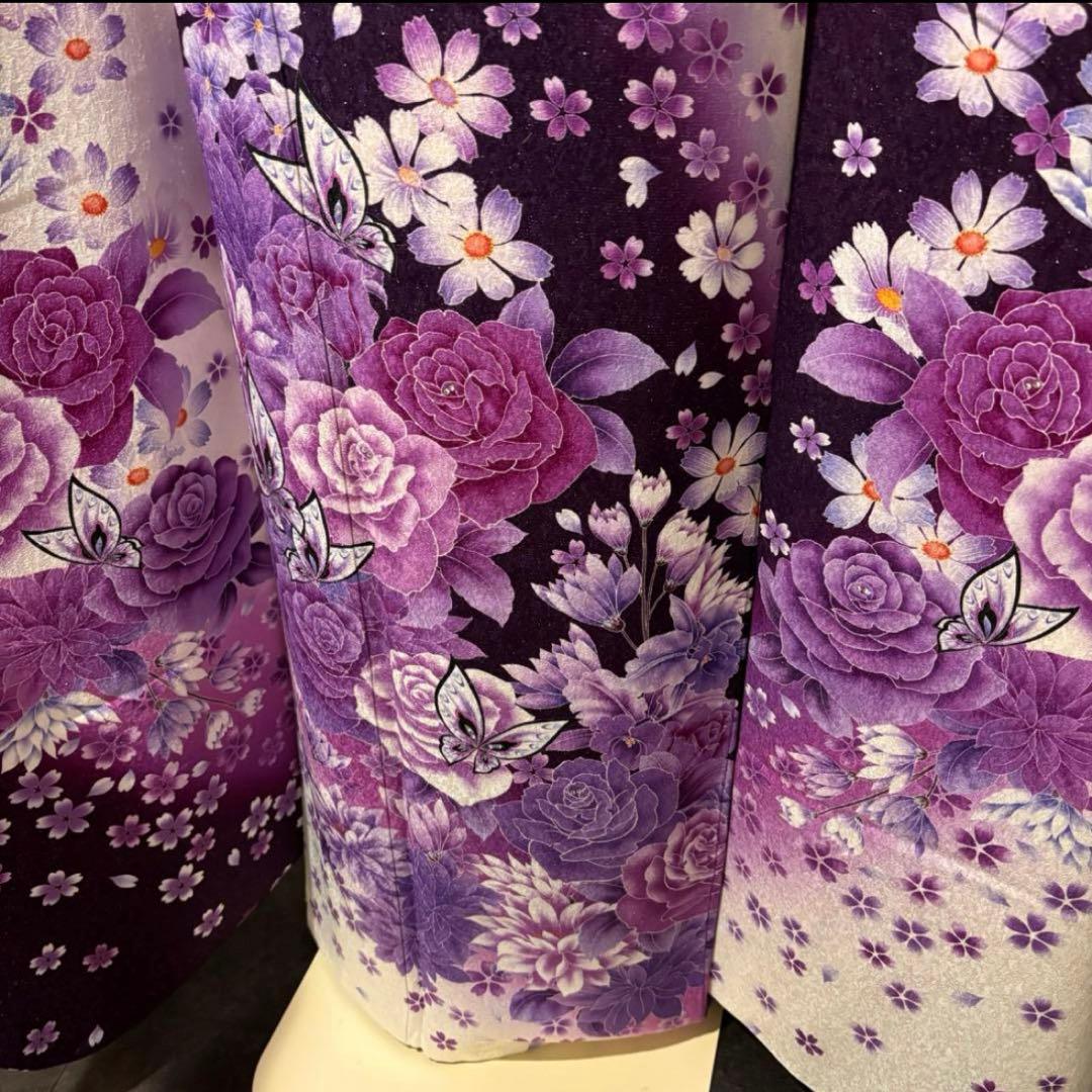 美品　銀通し　薔薇　蝶　花模様　逸品　振袖　フルセット 振り袖