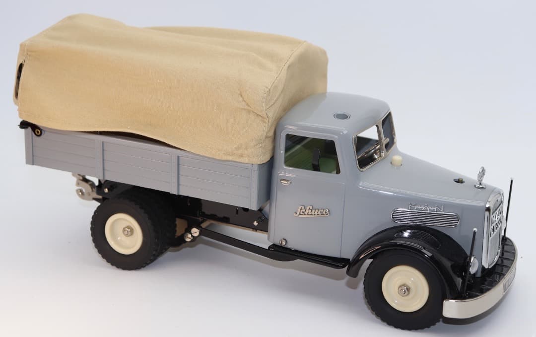 SCHUCO 2005 MAN F8 ホロ付きディーゼル・トラック 保管品