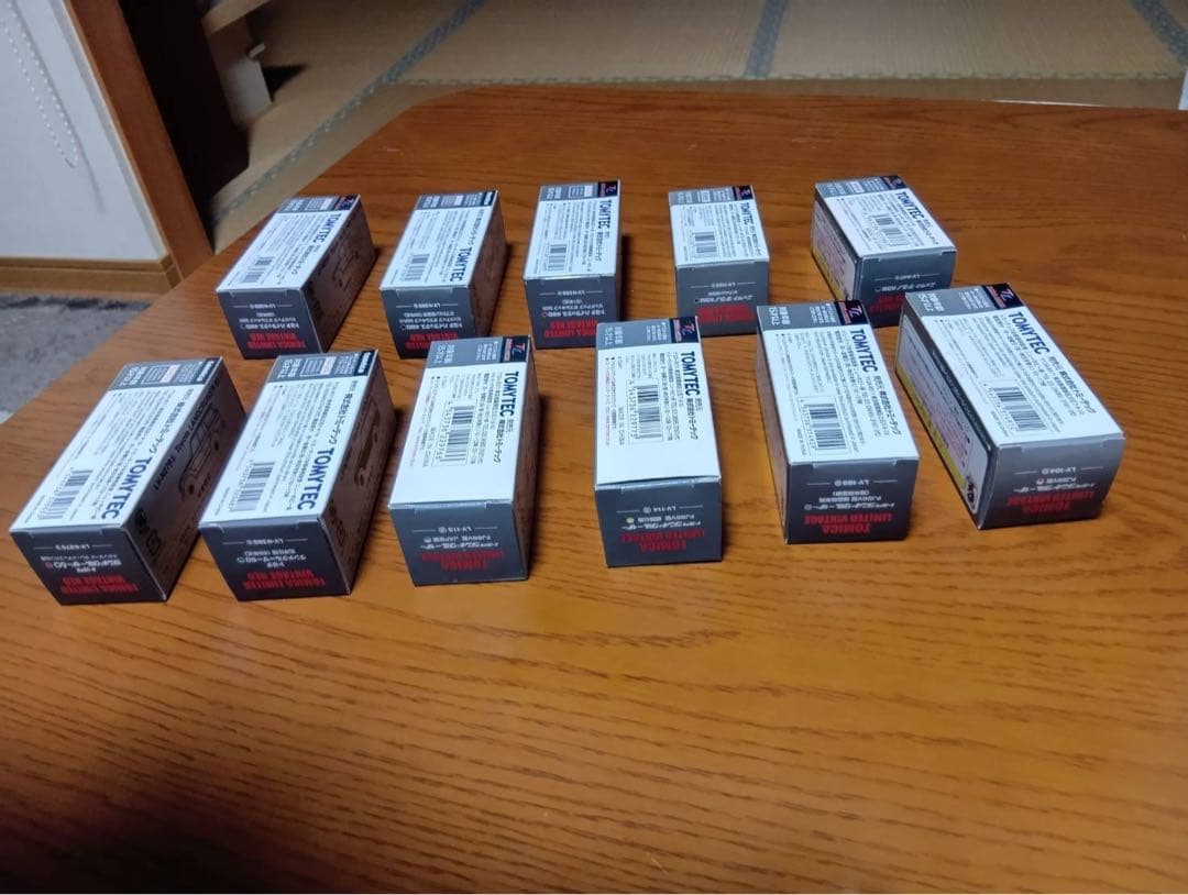 【11台】トミカ　リミテッドビンテージネオ　ランドクルーザー　ハイラックス他