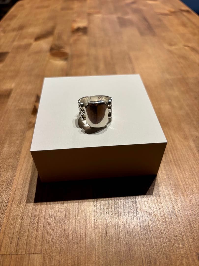 heres MAJESTY CROWN RING DIA 21号