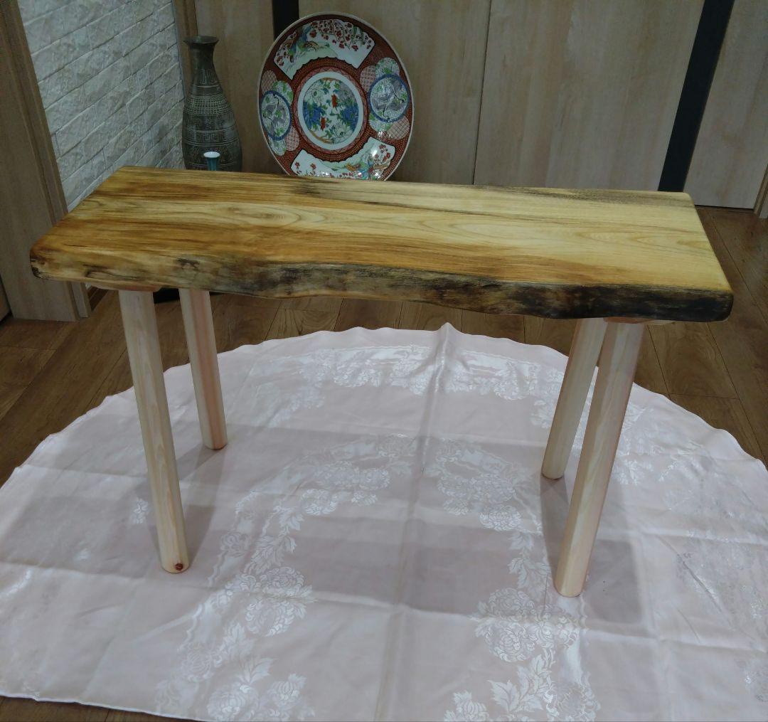 ケヤキのテーブル⑯　ちび怪獣八七❕ケヤキの模様が綺麗な耳付テーブル