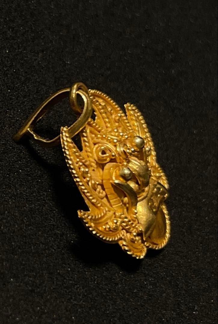 バリ島(バロンの顔) 22K 装飾的彫刻 ペンダント