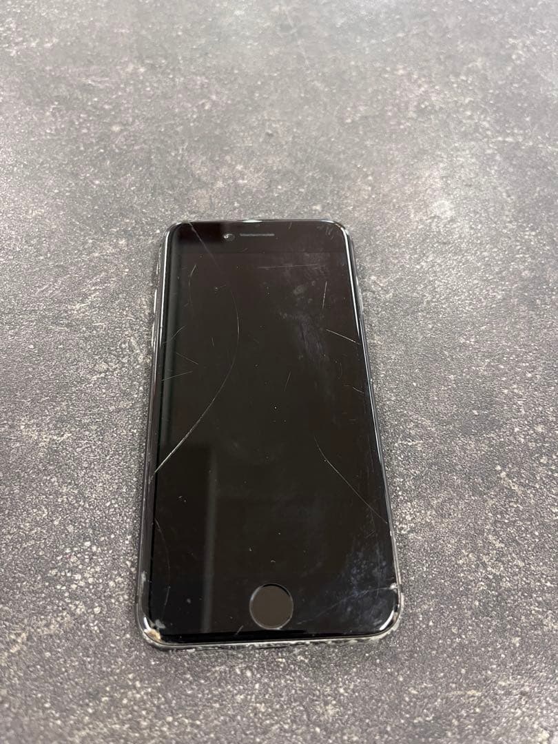 iPhone8 64GB 初期化済み