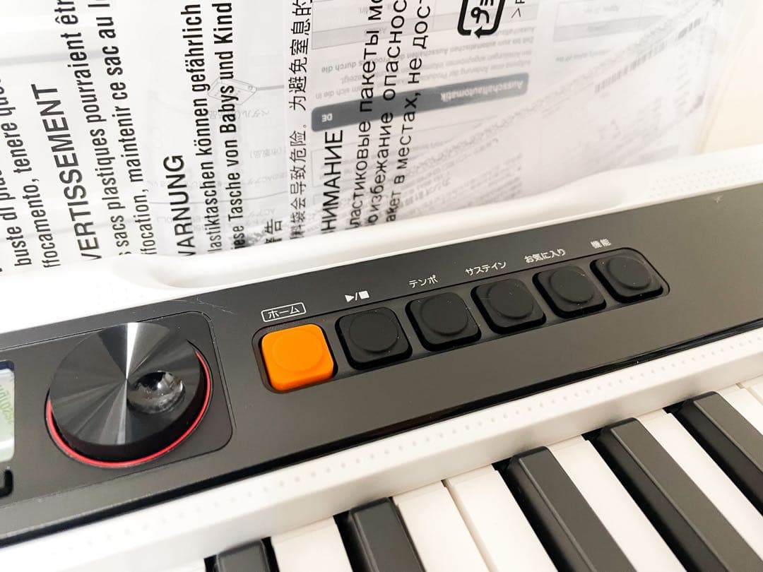 CASIO　ベーシックキーボード ホワイト [61鍵盤]　CT-S200WE