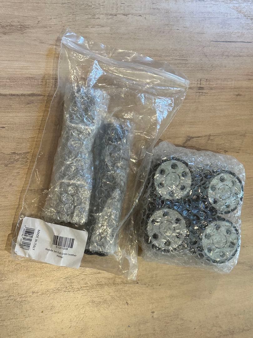 【正規品リモワRIMOWA 】　ハンドルグリップとキャスター4個セット