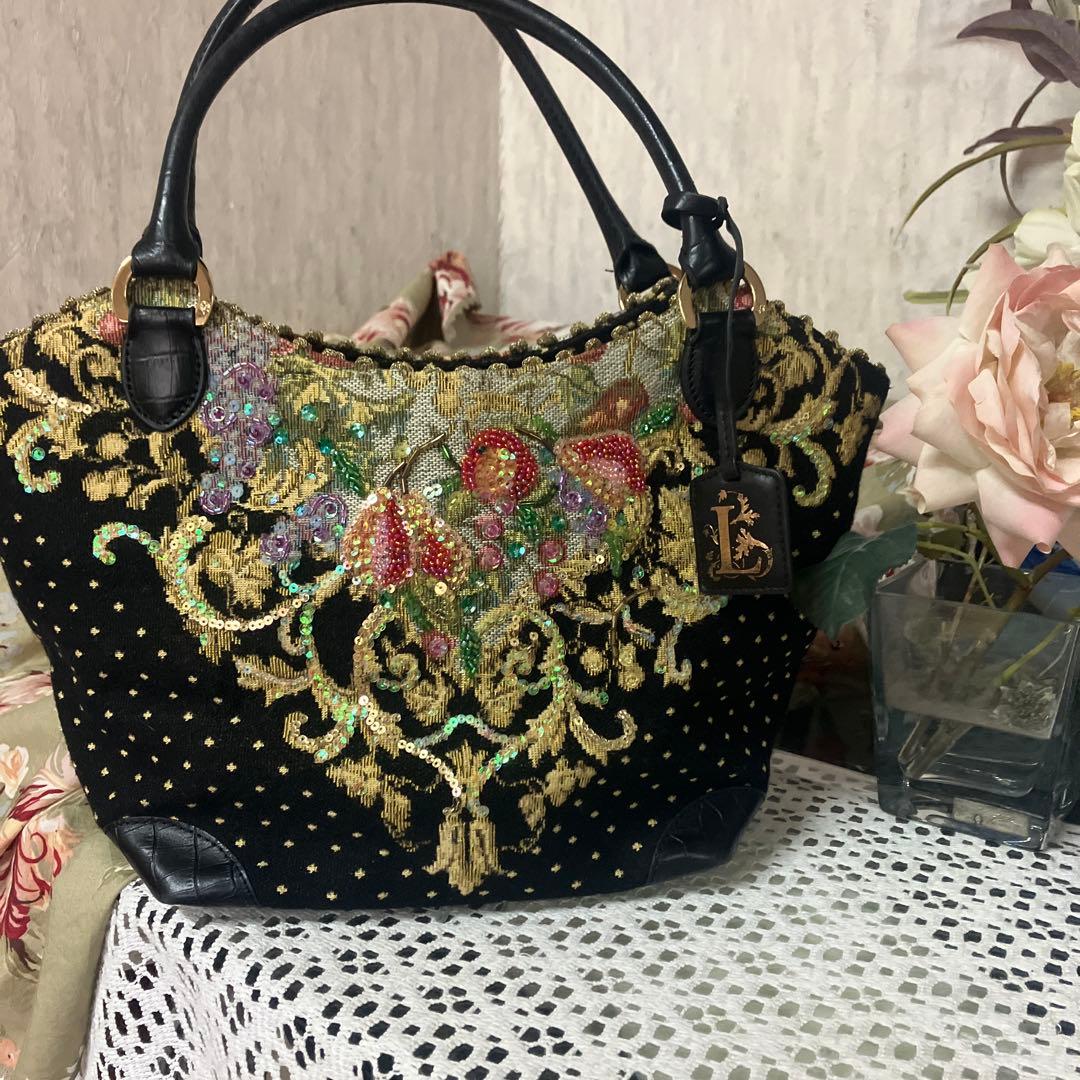 タイムセール‼️美品‼️シンクビービーズ刺繍 黒 ハンドバッグ 中型