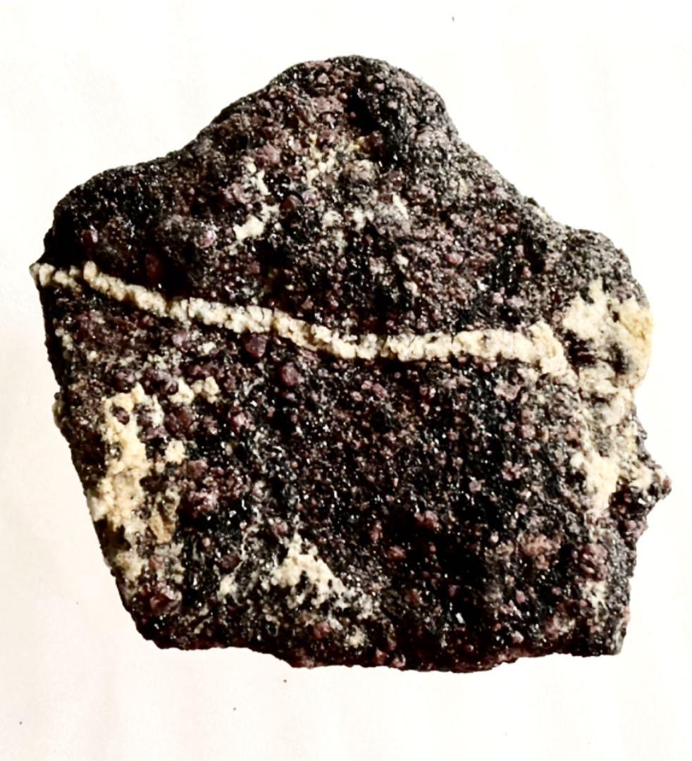 再度お値下げしました　希少　南極の石　黒にピンクの粒入り　南極観測隊員から入手