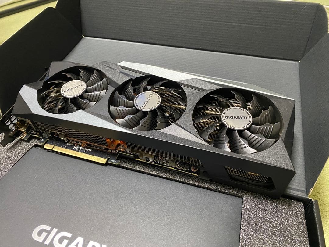 GIGABYTE GEFORCE RTX 3080 本体
