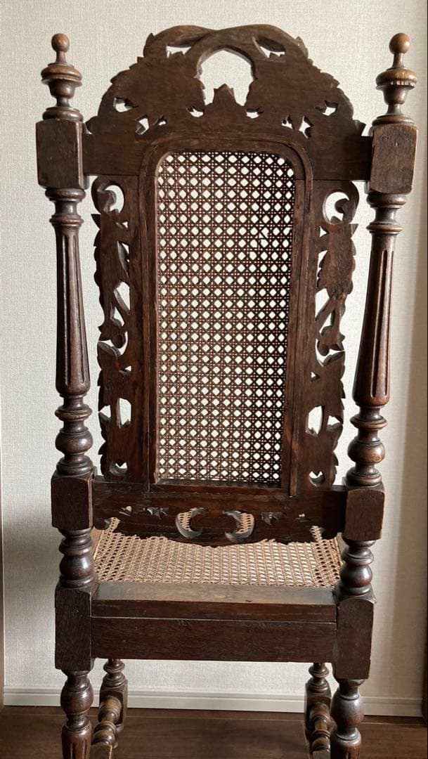 英国アンティーク　ゴシック様式木製チェア　椅子 ラタン籐張り　西洋　イギリス