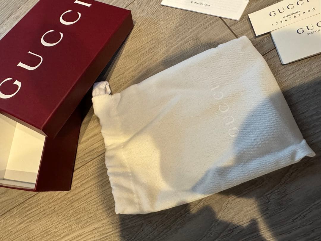 GUCCI グッチ　二つ折り財布　コンパクト　赤　レッド　美品