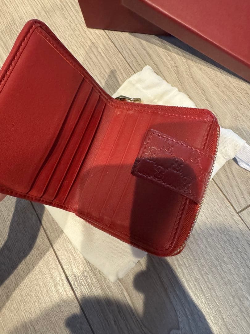 GUCCI グッチ　二つ折り財布　コンパクト　赤　レッド　美品