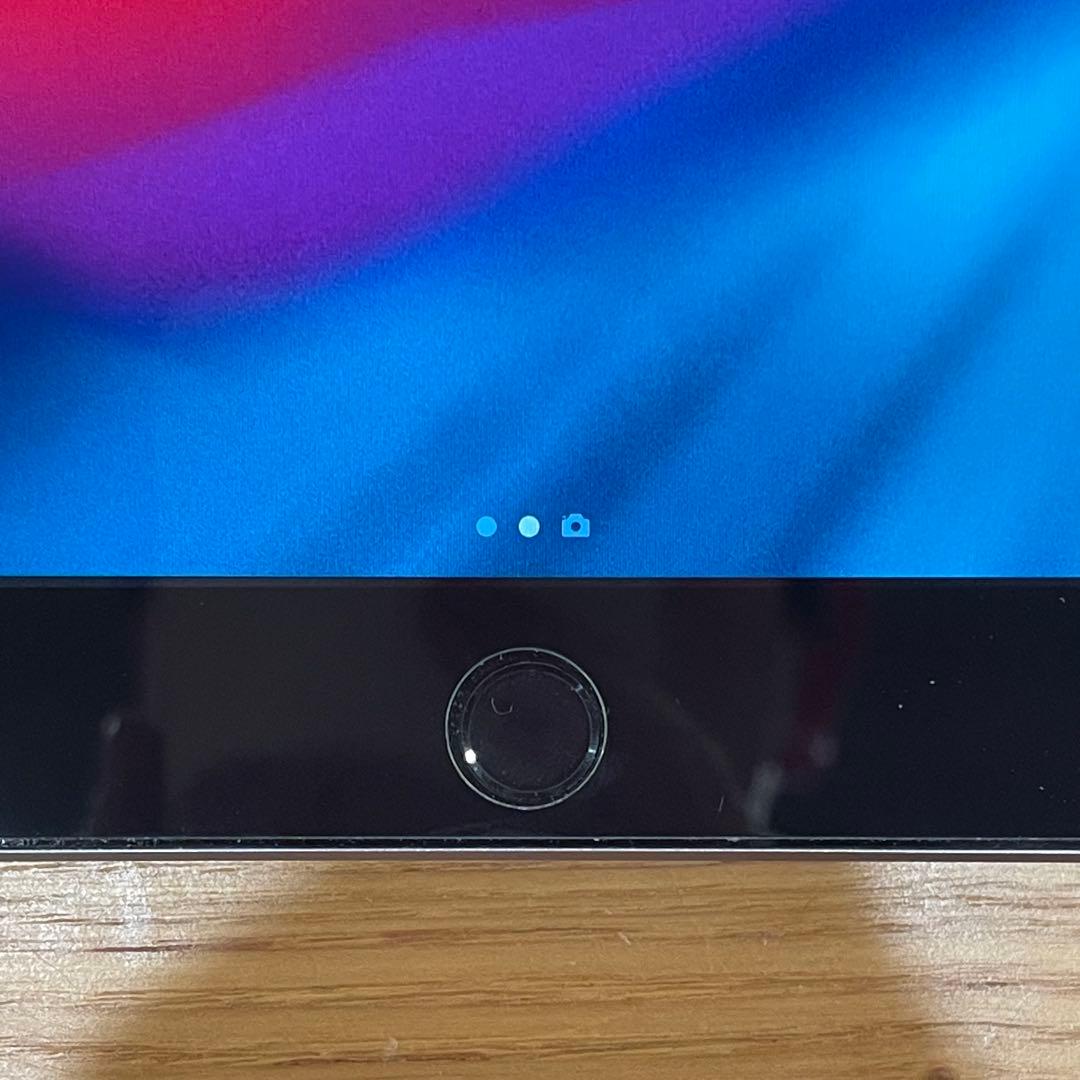 iPad シルバー A1822 第5世代　32GB wi-fiモデル