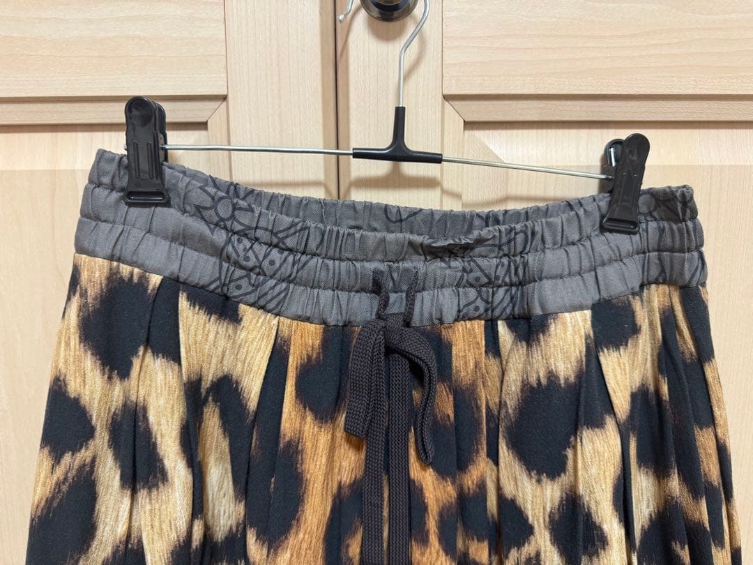レア！！新品同様　ヴィヴィアン　レオパード柄　 ひざ丈　スカート
