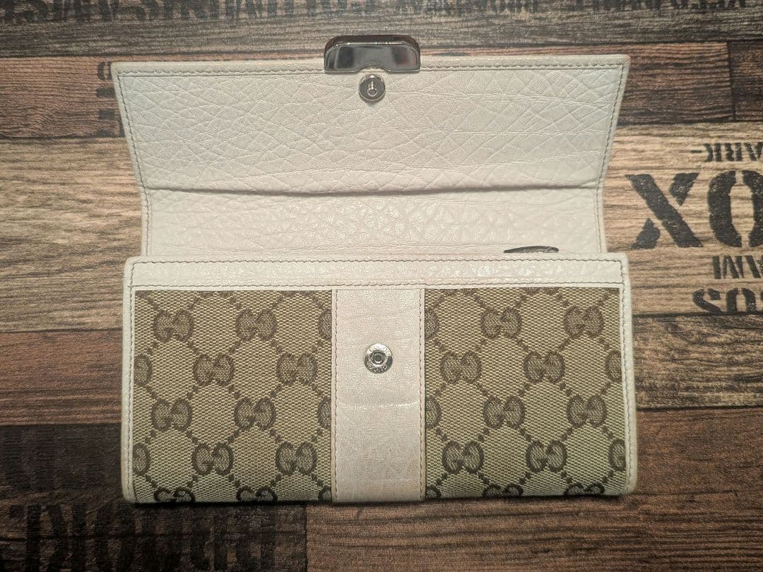 GUCCI GGキャンバス 二つ折り財布 ベージュ/ホワイト