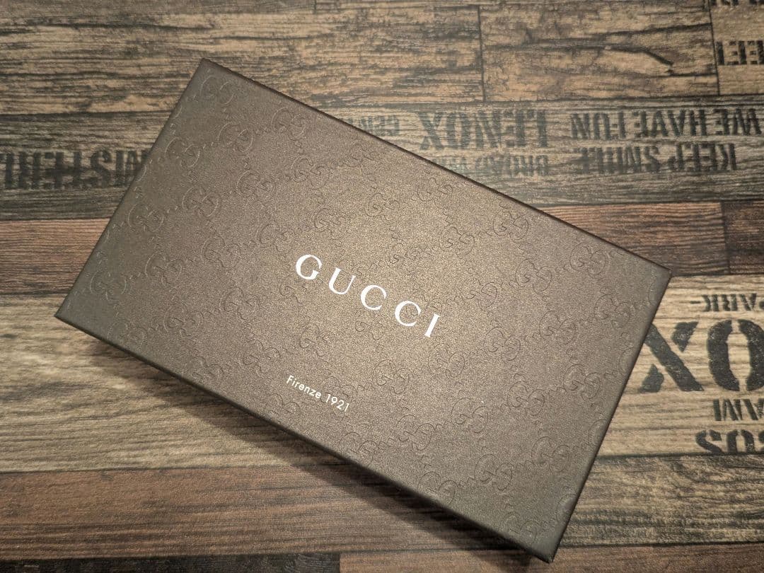 GUCCI GGキャンバス 二つ折り財布 ベージュ/ホワイト