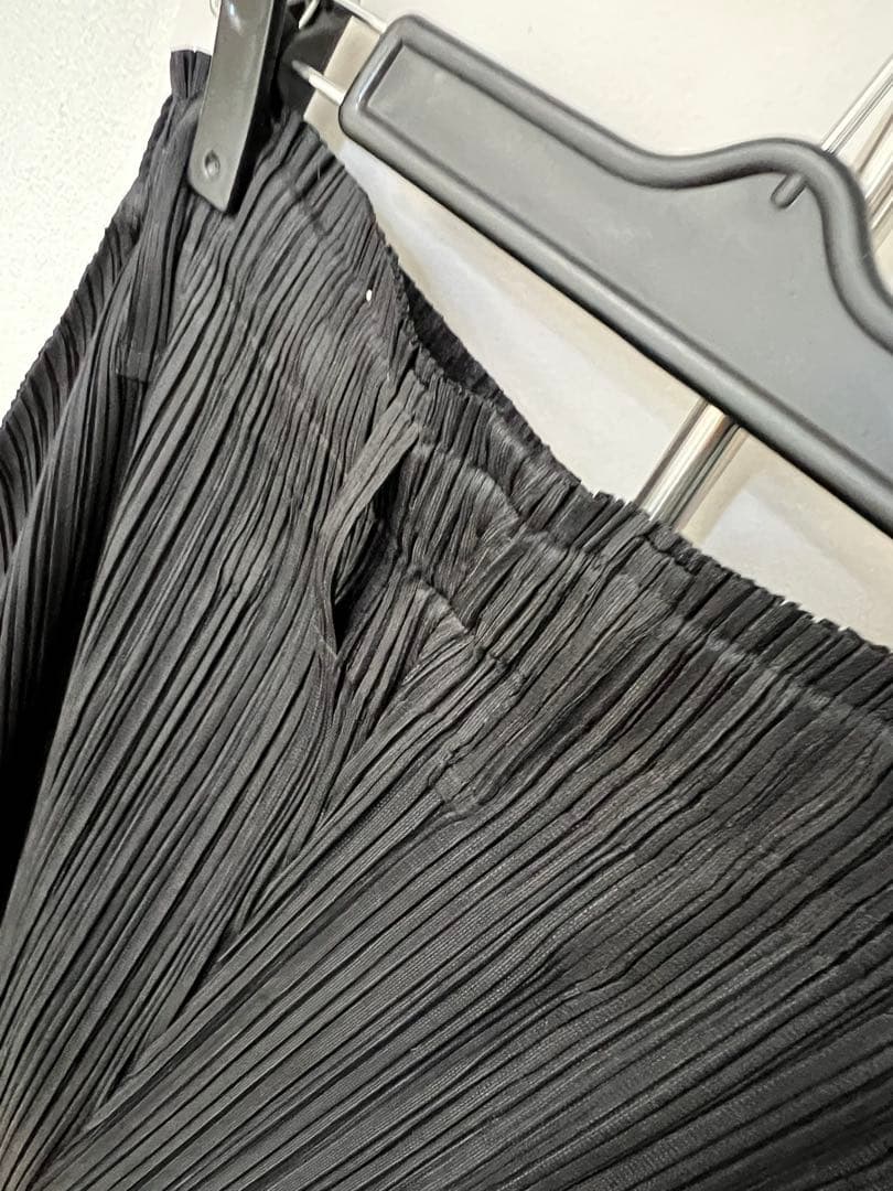 pleatsplease シッカーパンツ　黒