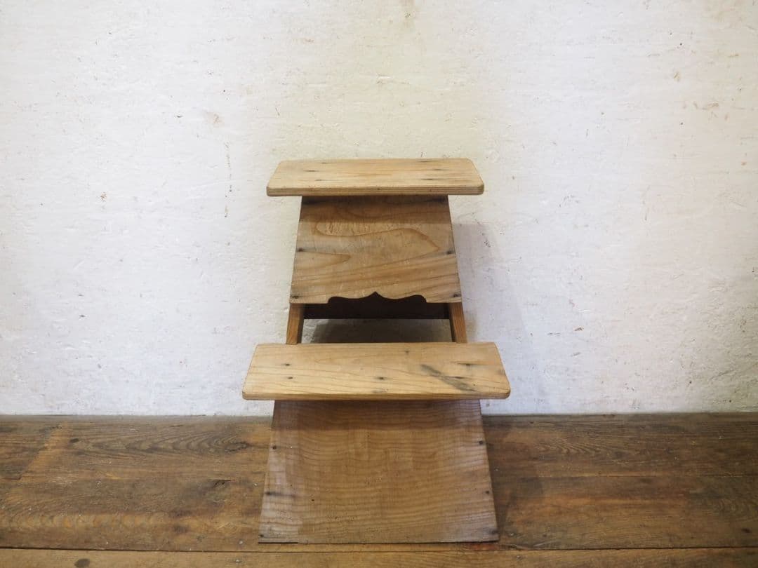 1087 踏み台　飾り棚　展示台　陳列台　古家具　古道具　レトロ　 ステップ