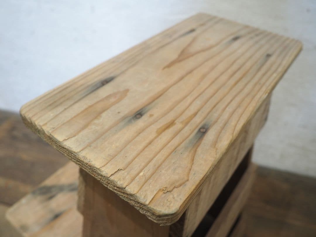 1087 踏み台　飾り棚　展示台　陳列台　古家具　古道具　レトロ　 ステップ