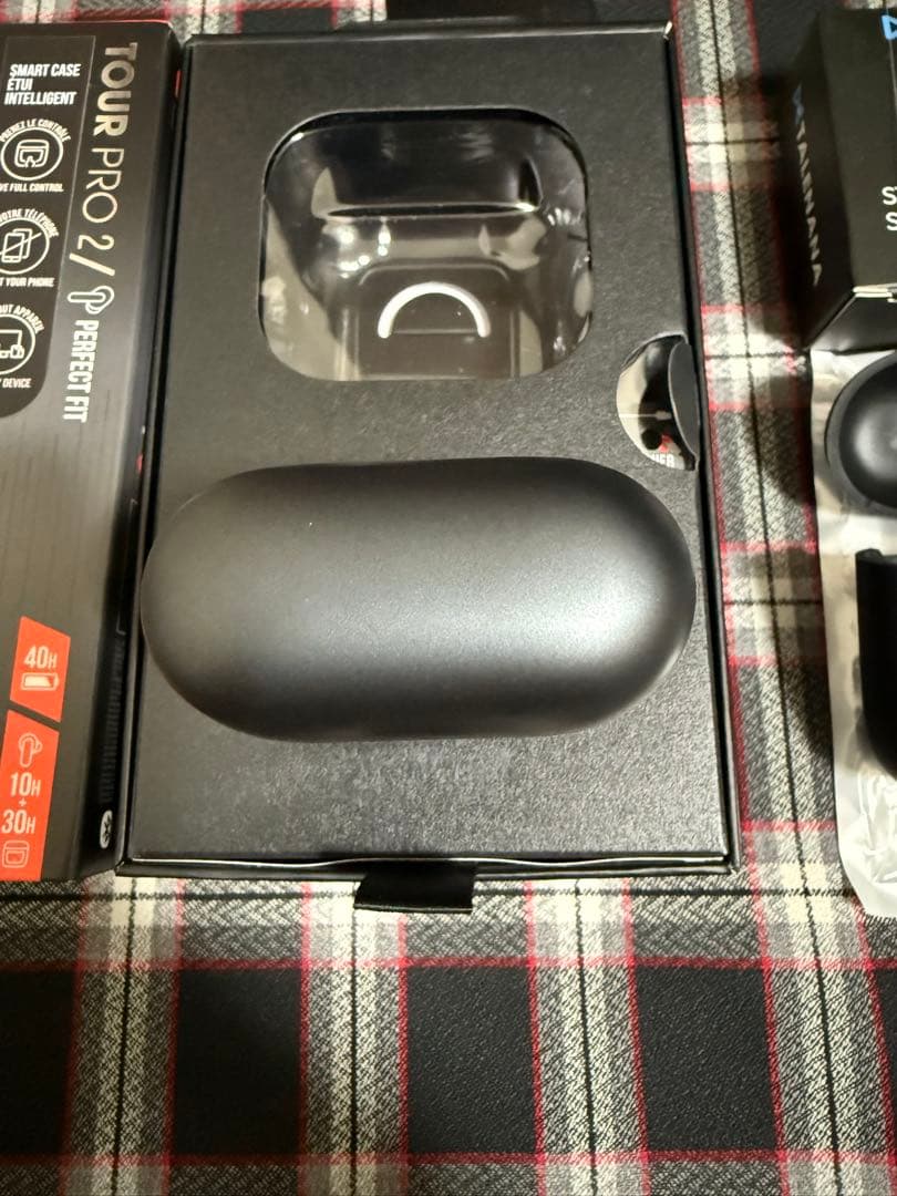 JBL Tour Pro 2 ワイヤレスイヤホン　美品　カバー　フィルム　セット