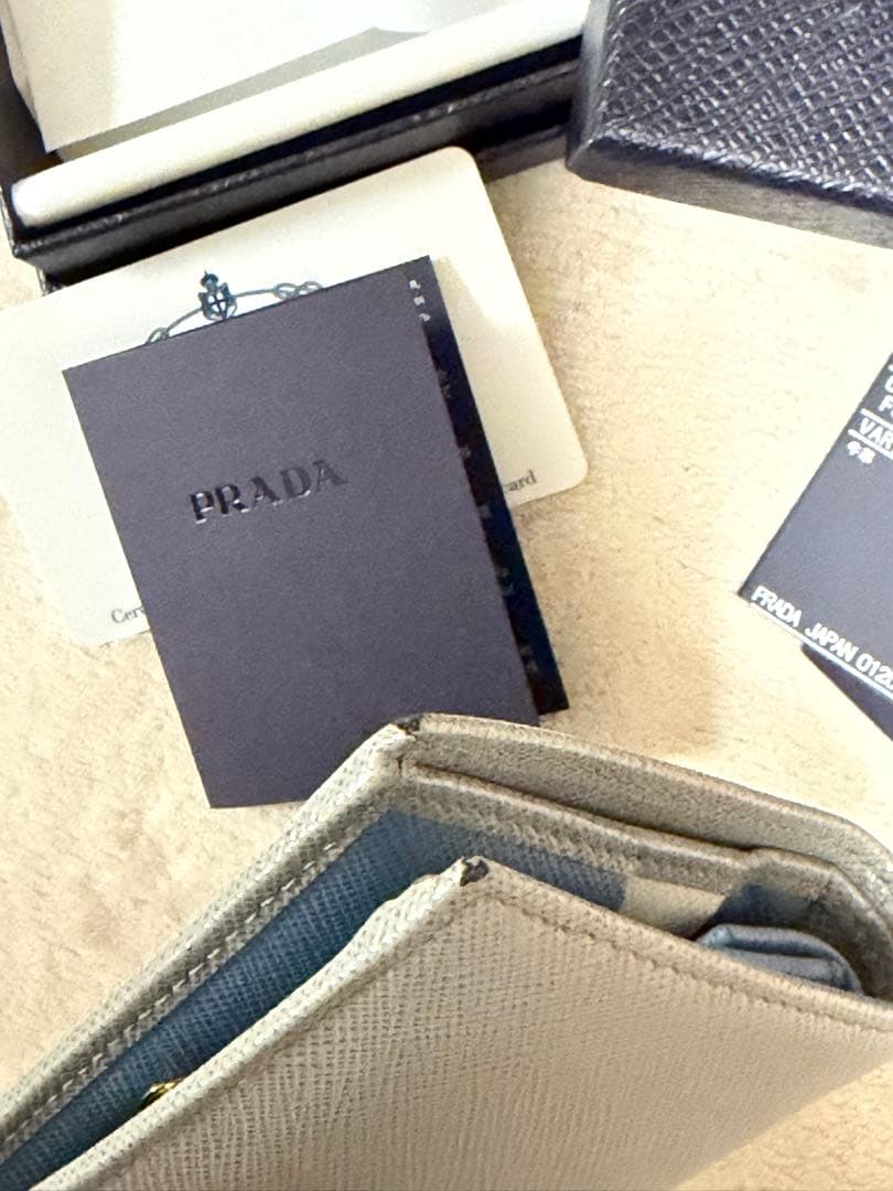 PRADA 二つ折り財布　ウォレット　グレー　ブルー　サフィアーノ