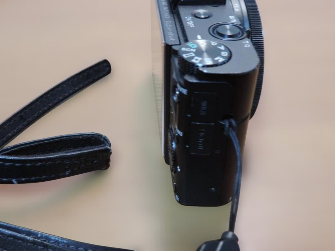 ソニー　デジカメ　RX100MⅡ　動作品　本体/バッテリー/SD　383K☆