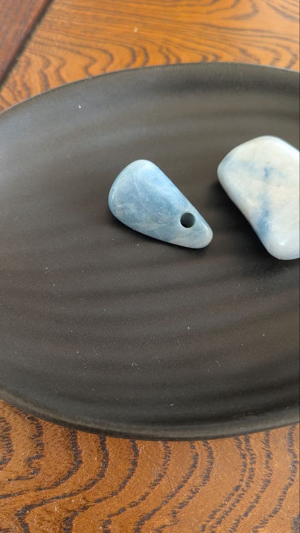 糸魚川コン沢産翡翠　マウスペンダント