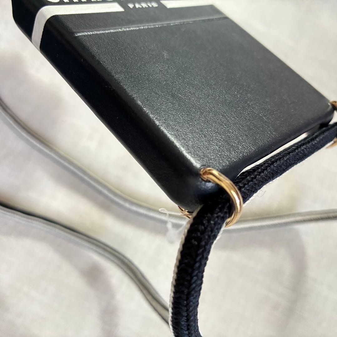 CHRISTIAN DIOR ストラップ付きiPhoneケース iPhone15