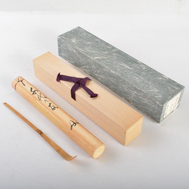 茶道具　宗春作　茶杓　銘「千代の友」　紫野　細合喝堂書付　共筒共箱　Ｃ　6262