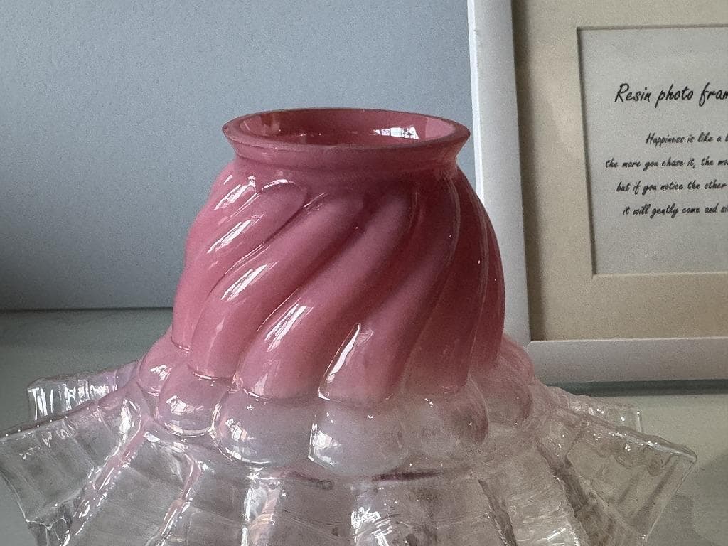 ⑦ 英国アンティーク　ピンクとオパールセンド　ランプシェード フリル