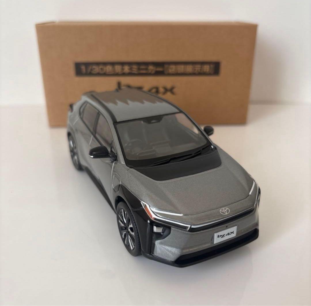 トヨタ 新型bZ4X ミニカーカラーサンプル プレシャスメタル【非売品】