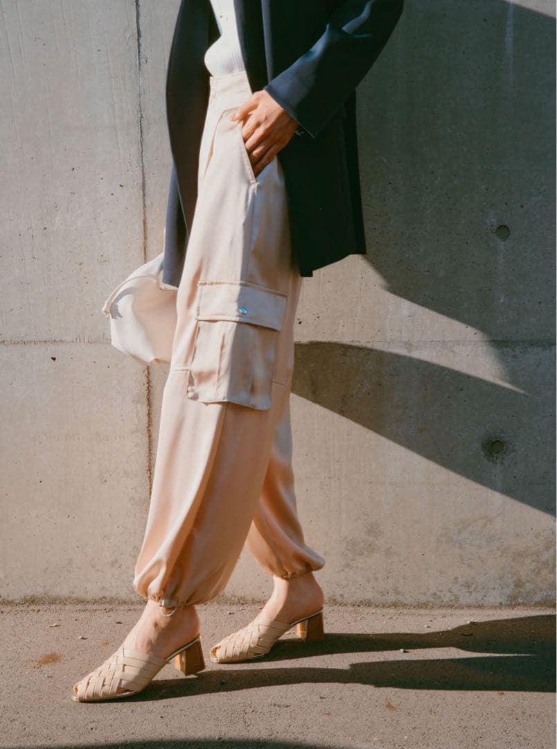 完売　未使用タグ付❤︎LOUNIE❤︎ルーニィ 大人気 新品 サテン カーゴパンツ