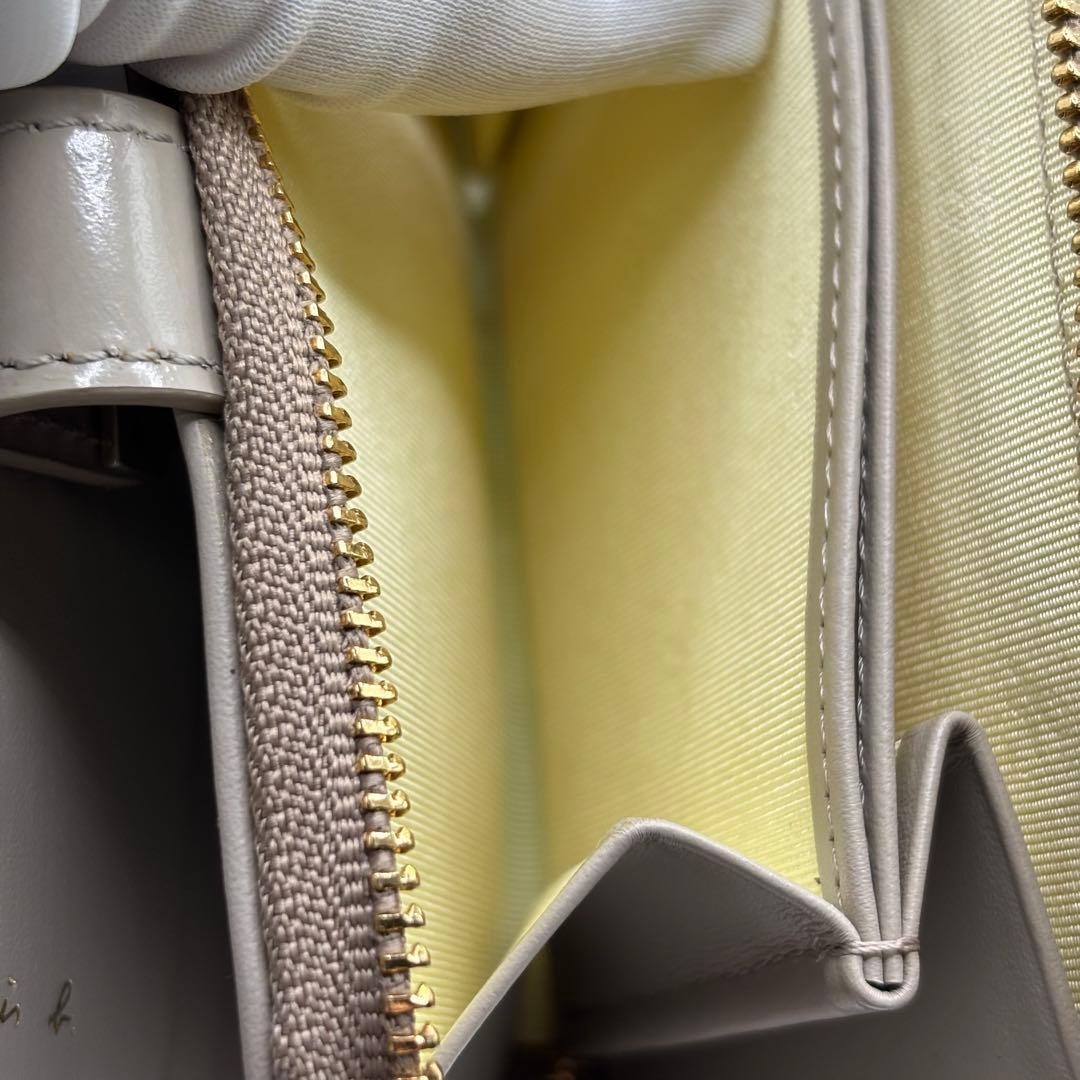 未使用品✨ 箱付 アニエスベー ガラスレザー メタルロックベルト 二つ折り財布