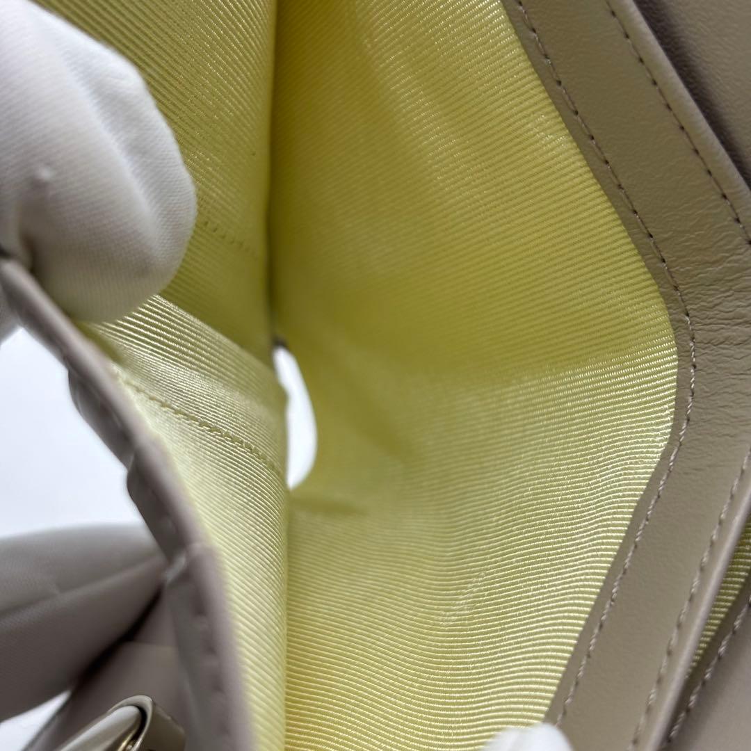 未使用品✨ 箱付 アニエスベー ガラスレザー メタルロックベルト 二つ折り財布