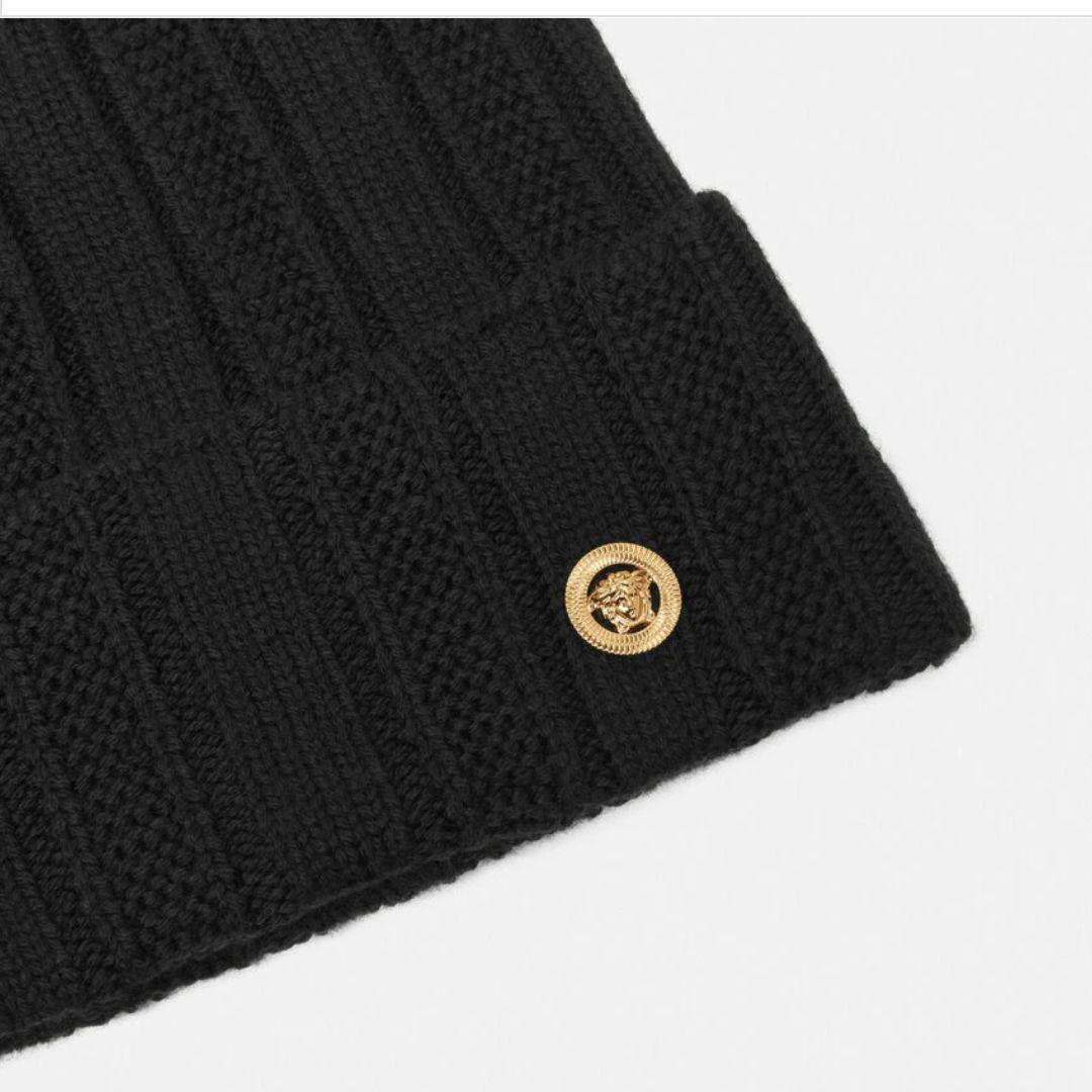 ヴェルサーチ　ニット帽　未使用　新品　ブラック　黒　ベルサーチ