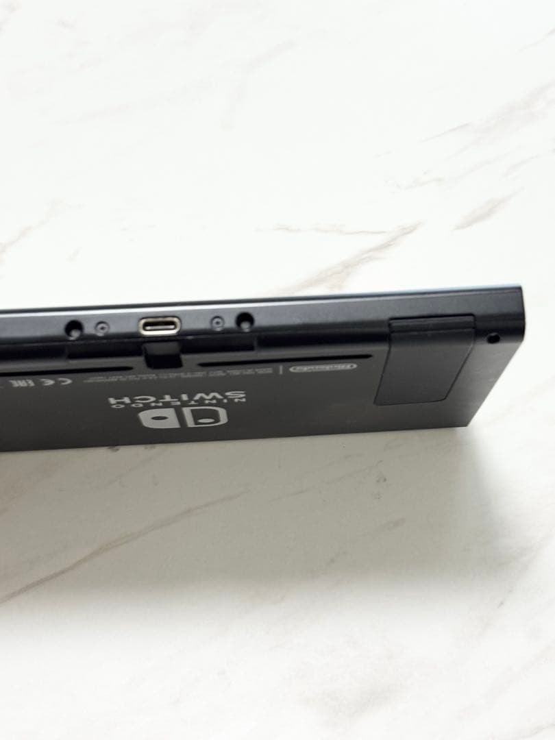 2017年度　Nintendo Switch ニンテンドー　スイッチ　本体のみ