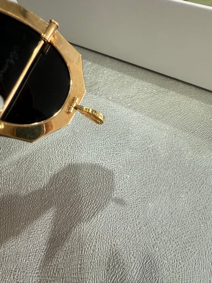 オニキスと18金とp t900カメオブローチ