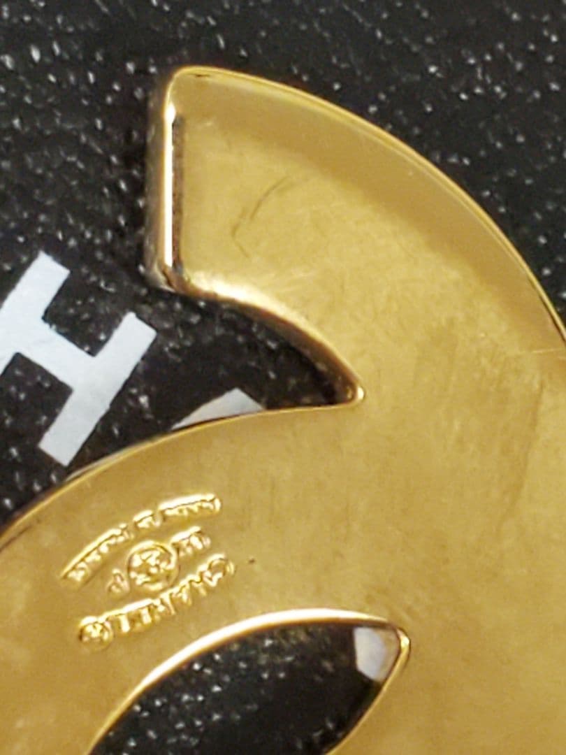 CHANEL シャネル　CCロゴブローチ ピンク