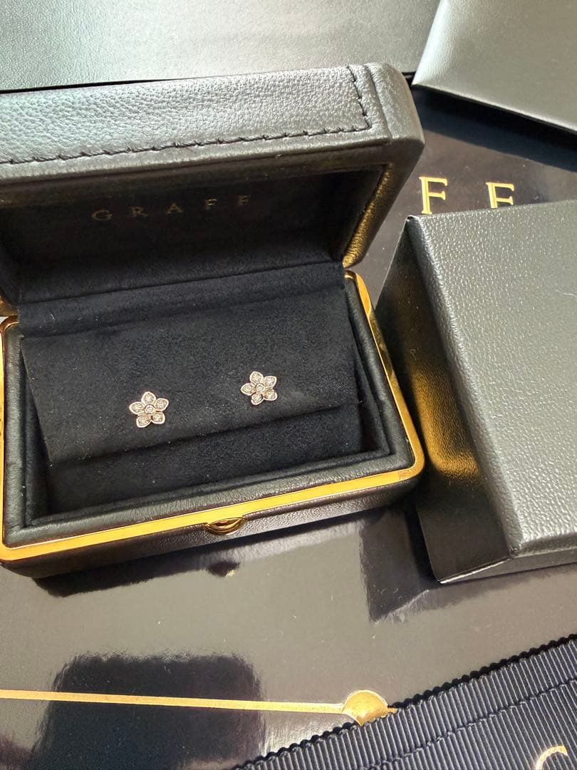 GRAFF グラフ ピアス ワイルドフラワー プティ パヴェ